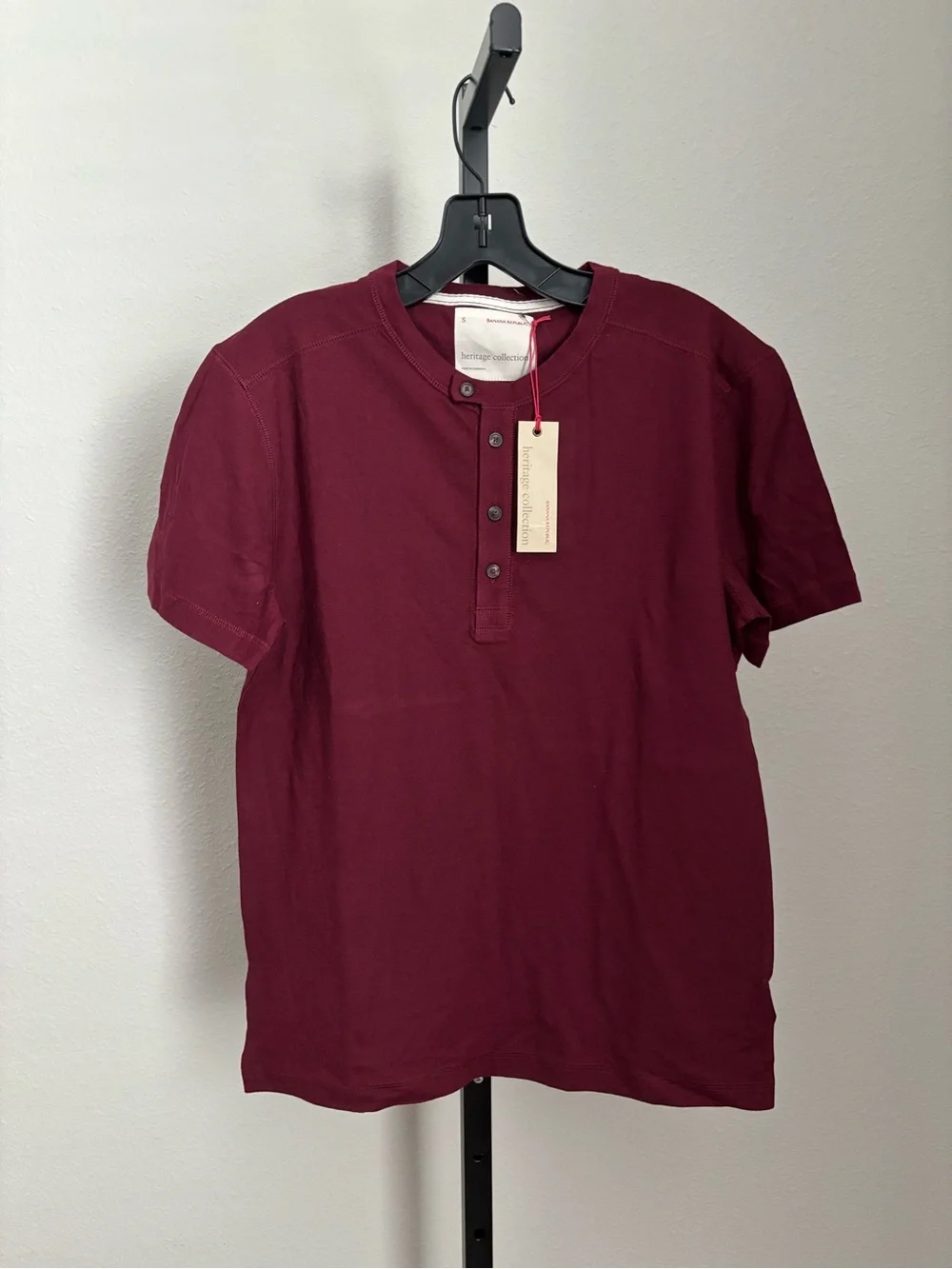 Banana Republic Men’s Henley Tshirt